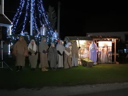 Predstavo Božična noč, smo izjemoma odigrali v Božični vasi Banovci 10